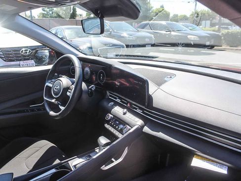 Certified 2023 Hyundai Elantra SEL w/ Convenience Package FWD image 19