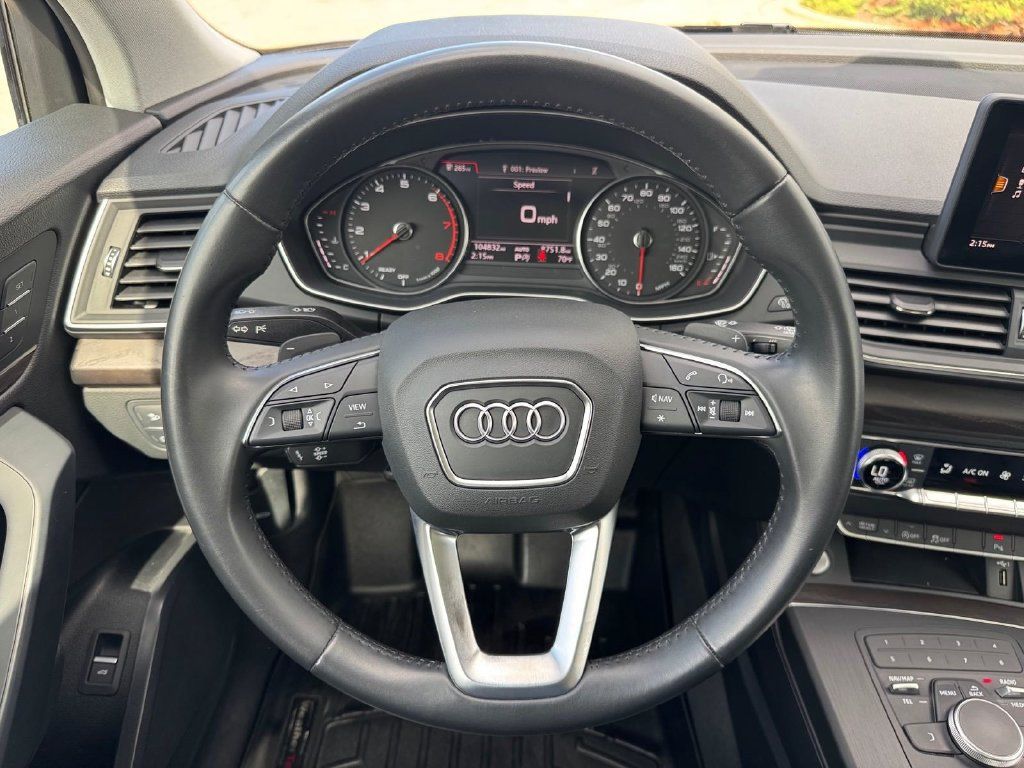 Used 2020 Audi Q5 2.0T Premium w/ Convenience Package AWD/4WD image 11