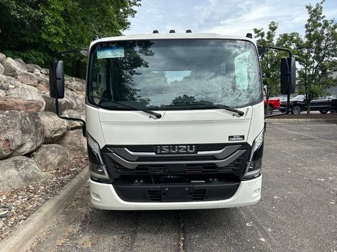 New 2025 Isuzu NPR RWD image 3