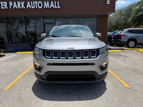 Used 2018 Jeep Compass Latitude w/ Popular Equipment Group AWD/4WD image 2