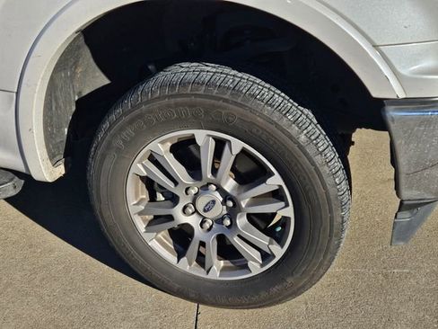 Used 2019 Ford F150 Lariat w/ Trailer Tow Package image 3