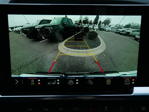 New 2026 GMC Sierra 1500 SLT image 10