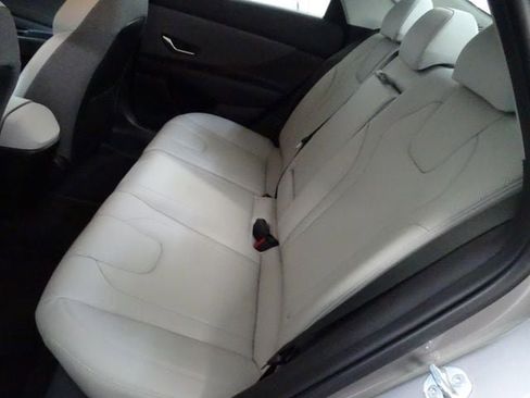 Used 2023 Hyundai Elantra Limited w/ Cargo Package FWD image 4