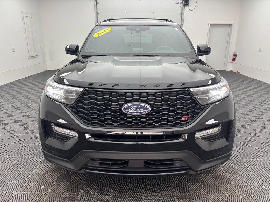 Used 2023 Ford Explorer ST w/ Equipment Group 401A AWD/4WD image 15