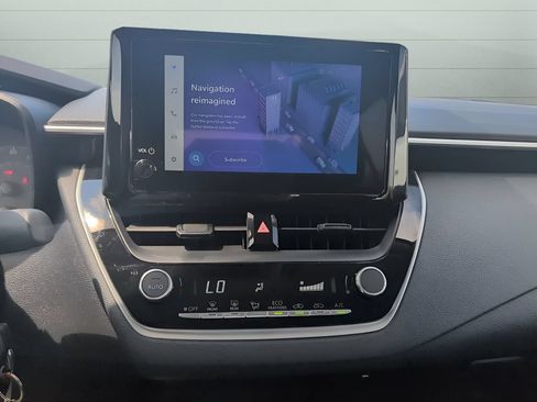 Used 2024 Toyota Corolla LE FWD image 11
