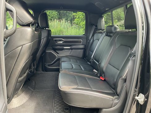 Used 2024 RAM 1500 Laramie AWD/4WD image 9