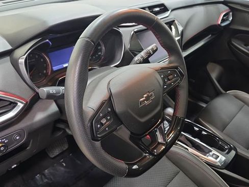 Used 2021 Chevrolet TrailBlazer RS w/ Sun and Liftgate Package image 14