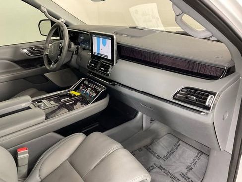 Used 2020 Lincoln Navigator L Reserve w/ Luxury Package AWD/4WD image 31