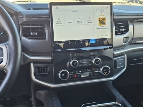 Certified 2024 Ford Expedition XLT image 10