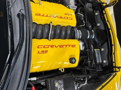 Used 2006 Chevrolet Corvette Convertible w/ Preferred Equipment Group RWD image 16