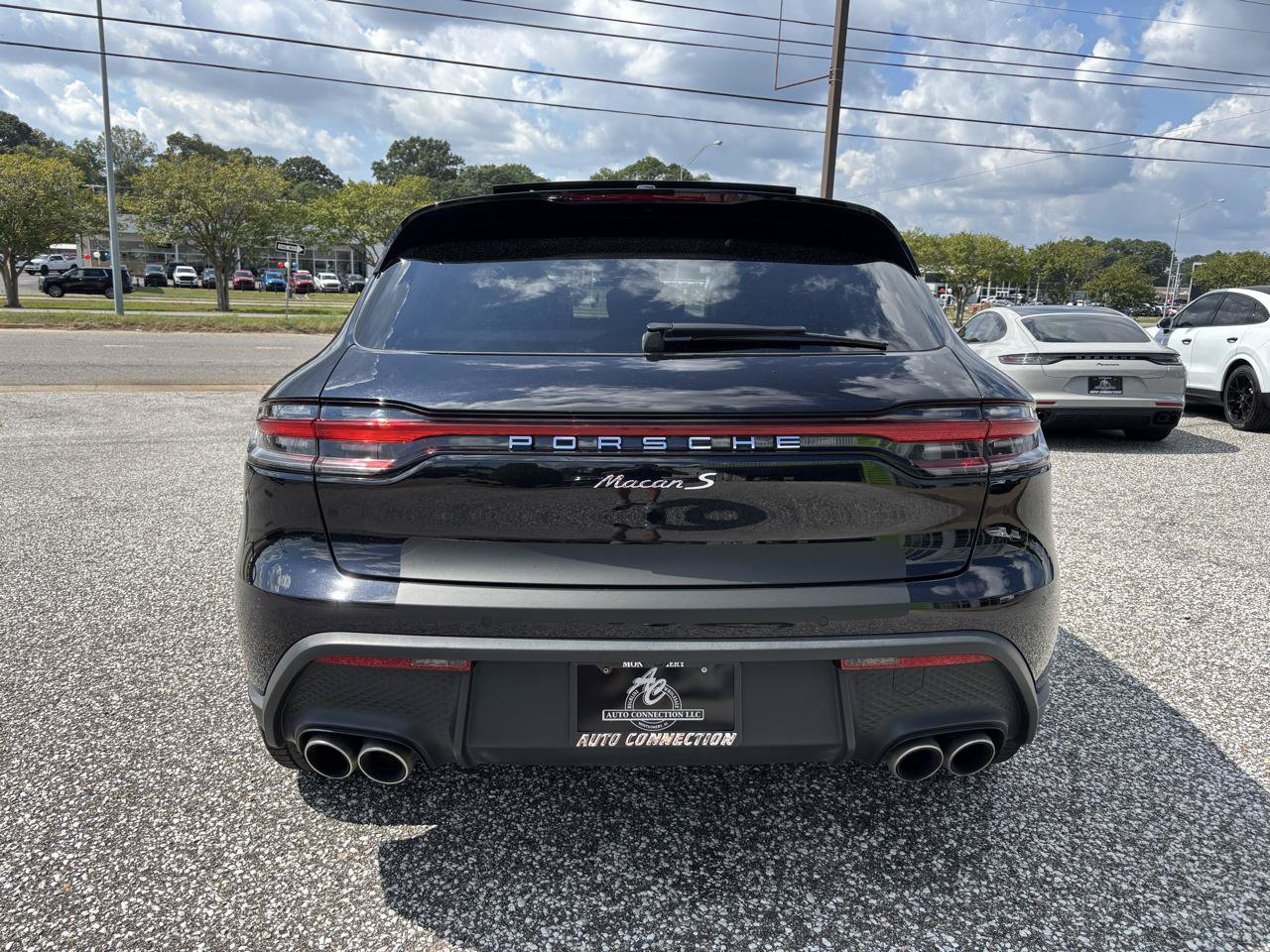 Used 2023 Porsche Macan S AWD/4WD image 6
