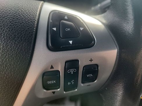 Used 2014 Ford Explorer XLT image 12