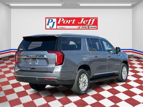 Used 2021 GMC Yukon XL SLT w/ SLT Premium Package image 4