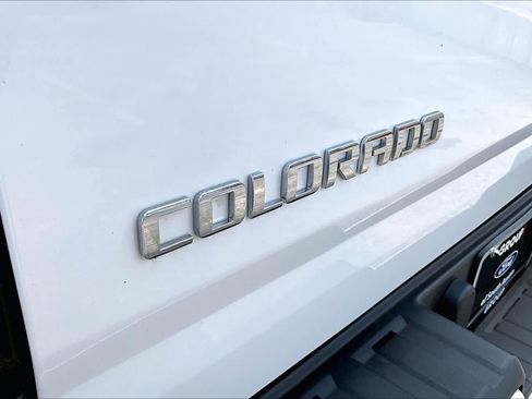 Used 2018 Chevrolet Colorado LT w/ LT Convenience Package RWD image 13