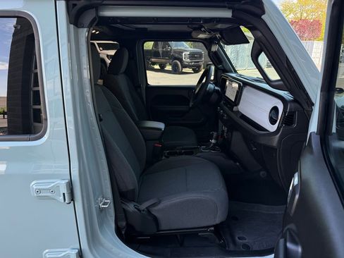 Used 2024 Jeep Wrangler Unlimited Sport AWD/4WD image 38