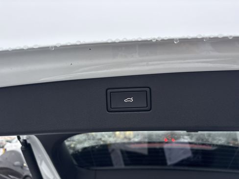 New 2026 Volkswagen Tiguan SE R-Line image 15