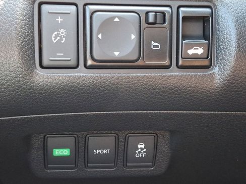 Used 2016 Nissan Sentra SR w/ Driver's Assist Package image 26