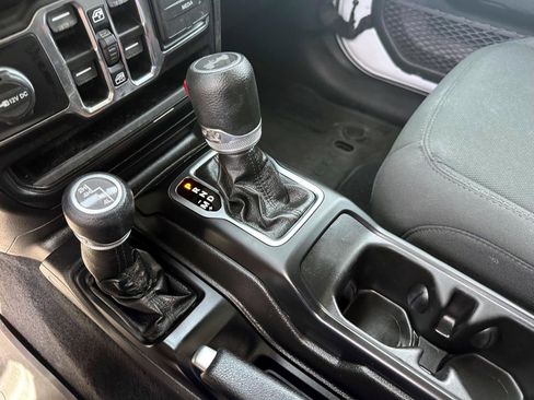 Used 2021 Jeep Wrangler Unlimited Sport AWD/4WD image 27