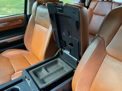 Used 2018 Toyota Tundra Platinum AWD/4WD image 35