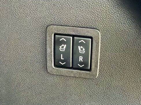 Used 2021 Buick Enclave Premium w/ Surround and Sites Package image 13