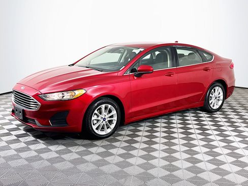 Used 2020 Ford Fusion SE FWD image 4
