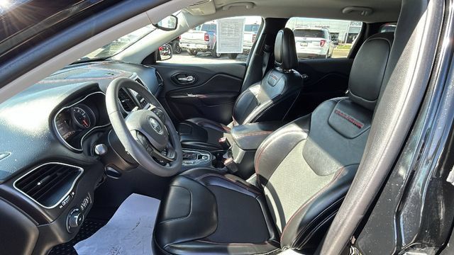 Used 2022 Jeep Cherokee Trailhawk w/ Trailer Tow Group AWD/4WD image 17