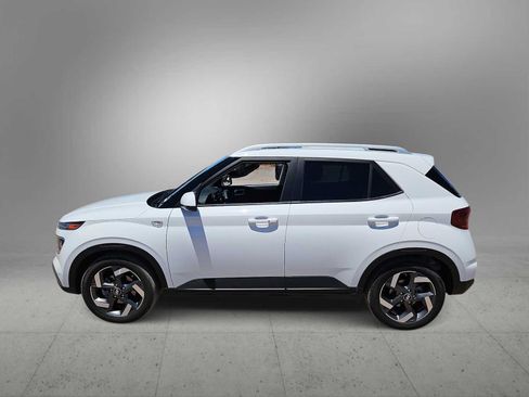 Used 2026 Hyundai Venue SEL FWD image 5