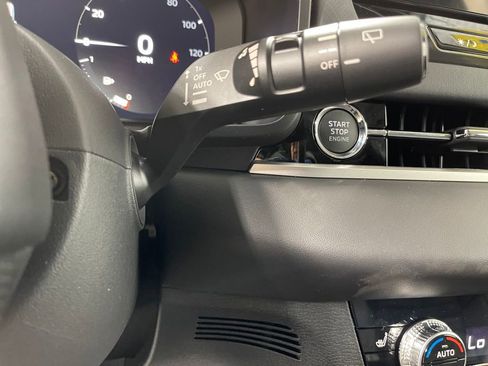 New 2025 Mitsubishi Outlander SE image 15