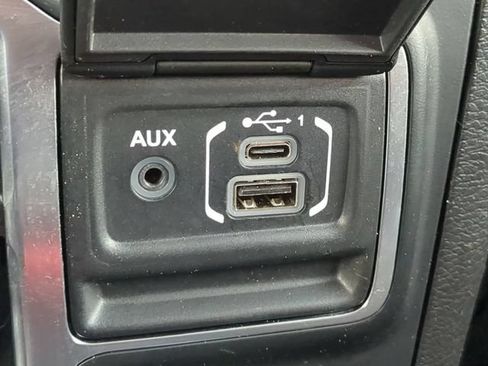 Used 2023 Jeep Wrangler Unlimited Sahara AWD/4WD image 24
