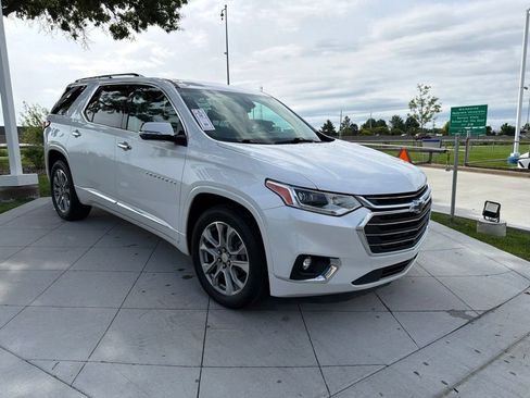 Used 2020 Chevrolet Traverse Premier w/ LPO, Floor Liner Package AWD/4WD image 2