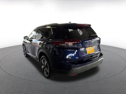 Used 2026 Nissan Rogue SL FWD image 11