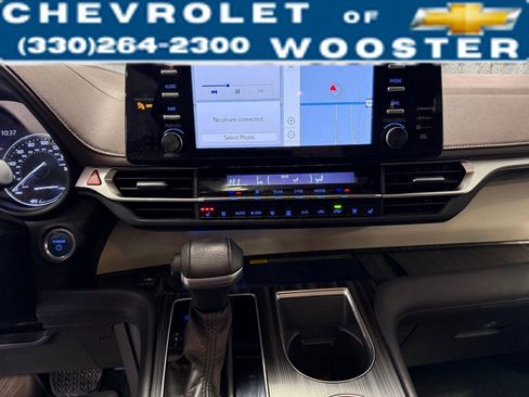 Used 2022 Toyota Sienna Platinum image 13