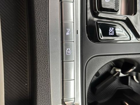 Used 2025 Kia Carnival SX FWD image 18