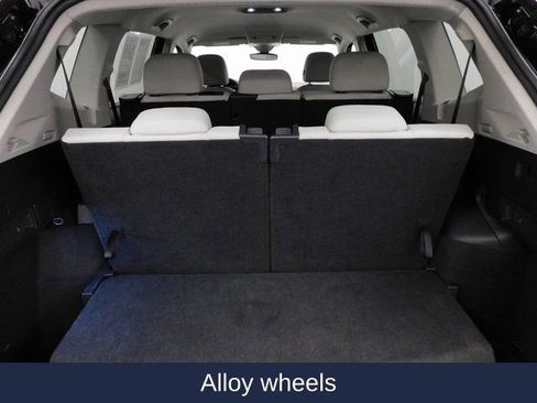 Used 2024 Volkswagen Tiguan S image 17