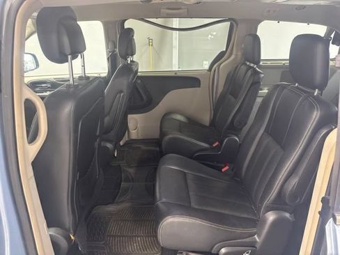 Used 2013 Chrysler Town & Country Touring-L w/ Trailer Tow Group FWD image 16