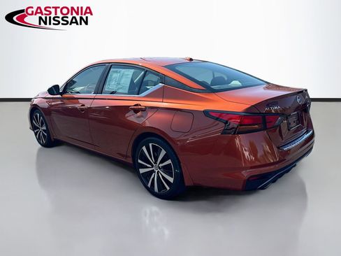Used 2022 Nissan Altima 2.5 SR FWD image 6