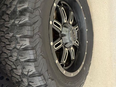 Used 2018 Ford F150 XLT w/ Equipment Group 302A Luxury AWD/4WD image 10