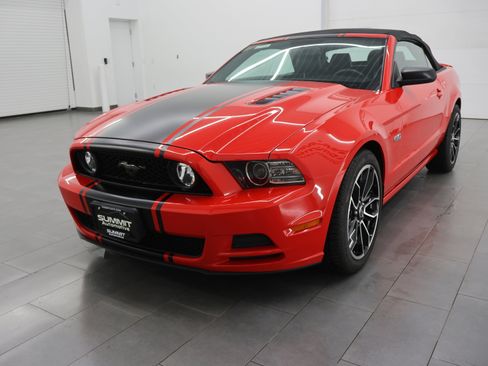 Used 2013 Ford Mustang GT Premium RWD image 7