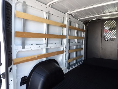 Used 2025 RAM ProMaster 2500 w/ U-Haul Equipment Group FWD image 42