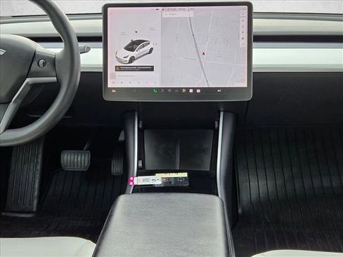 Used 2019 Tesla Model 3 Standard Range Plus image 15