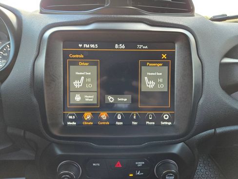 Used 2022 Jeep Renegade Latitude w/ Convenience Group AWD/4WD image 24