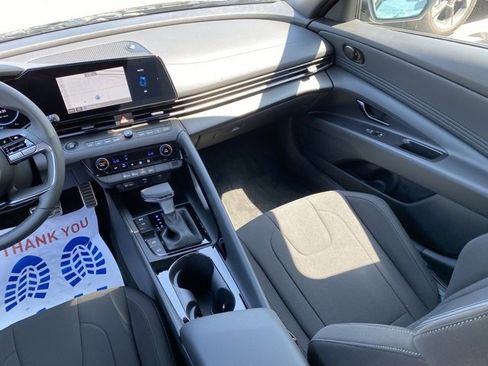 New 2025 Hyundai Elantra SEL image 26