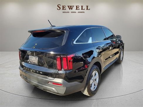 Used 2021 Kia Sorento LX image 5