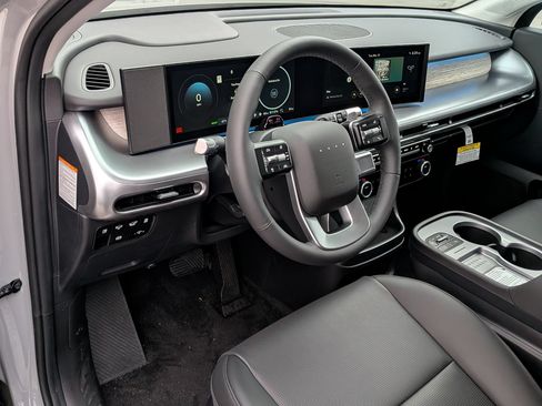 New 2026 Hyundai Ioniq 9 SEL AWD/4WD image 8