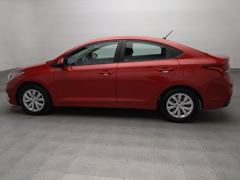 Used 2022 Hyundai Accent SE FWD image 3