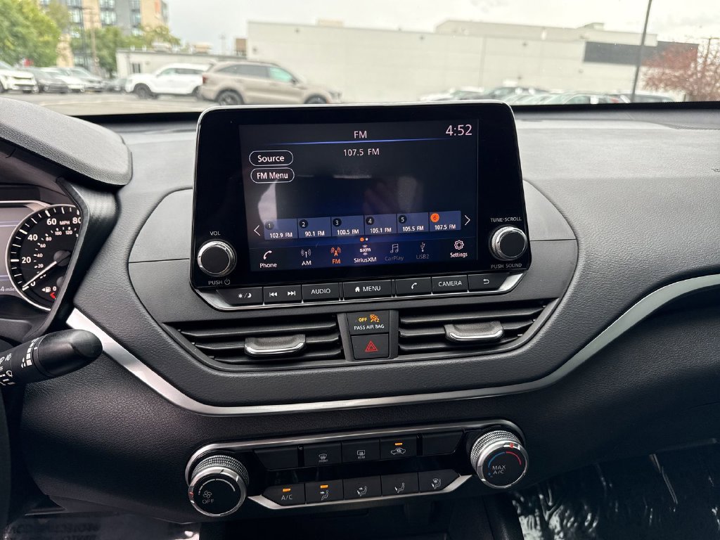 Used 2022 Nissan Altima 2.5 SV FWD image 22