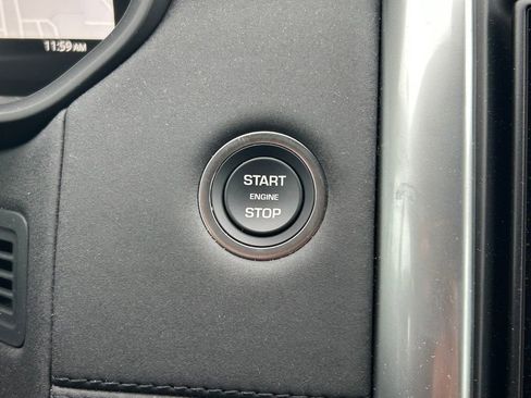 Used 2025 Land Rover Discovery S AWD/4WD image 33
