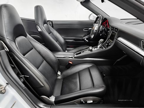 Used 2016 Porsche 911 Carrera image 3