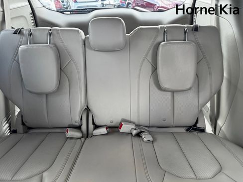 Used 2021 Chrysler Pacifica Touring-L w/ Uconnect Theater Family Group image 13