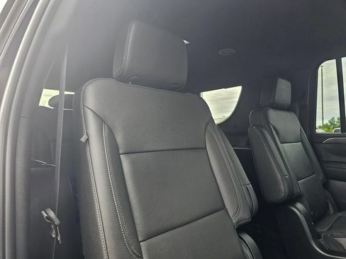 Used 2023 Chevrolet Suburban Z71 AWD/4WD image 13
